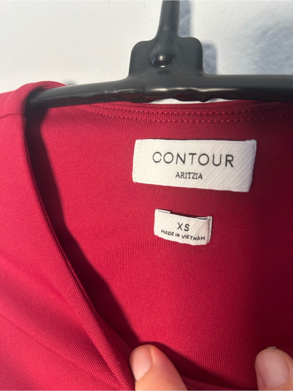 Aritzia Contour Stretch Red Crop Tee - Women's Short Sleeve Top - Picture 2 of 8